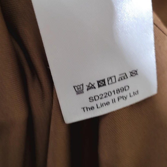 Elegant Brown Maxi Dress - Picture 9 of 10